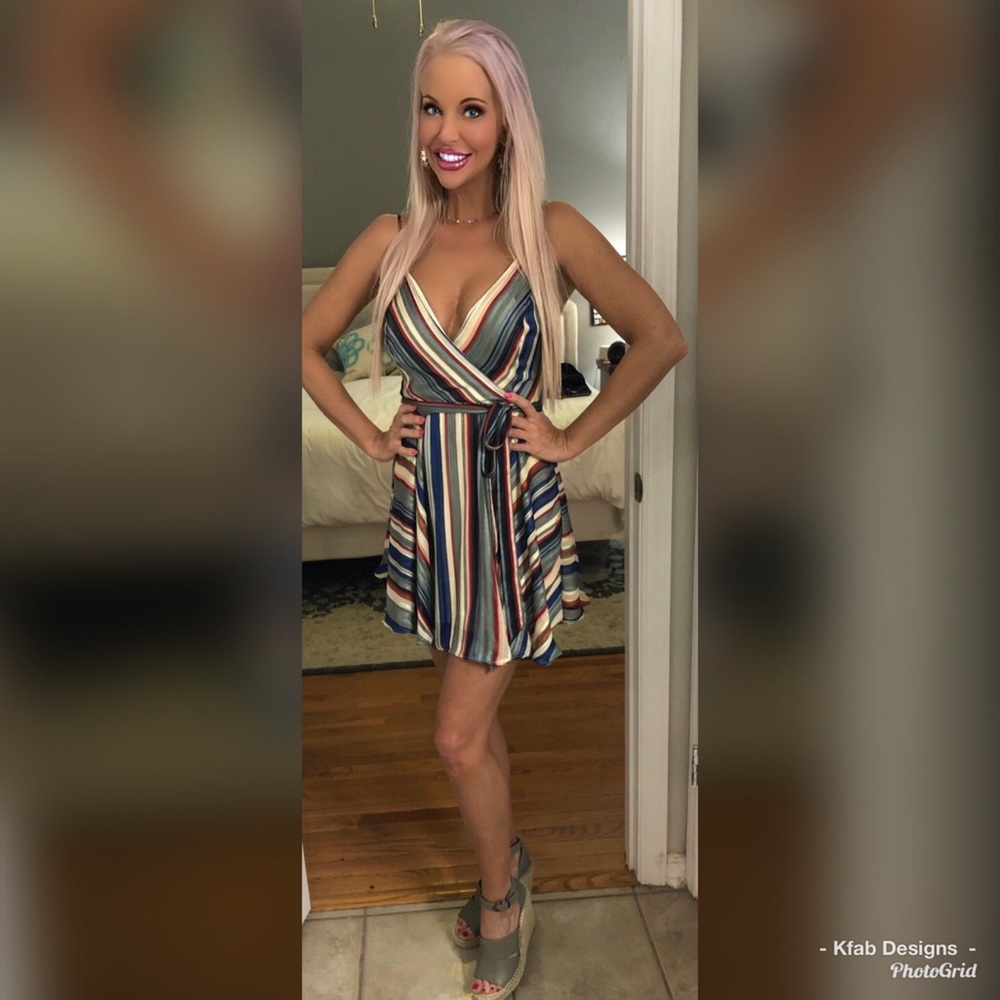 LAST 1! ❤️Amazing Multi Stripe Self Tie Dress! - Picture 4 of 7
